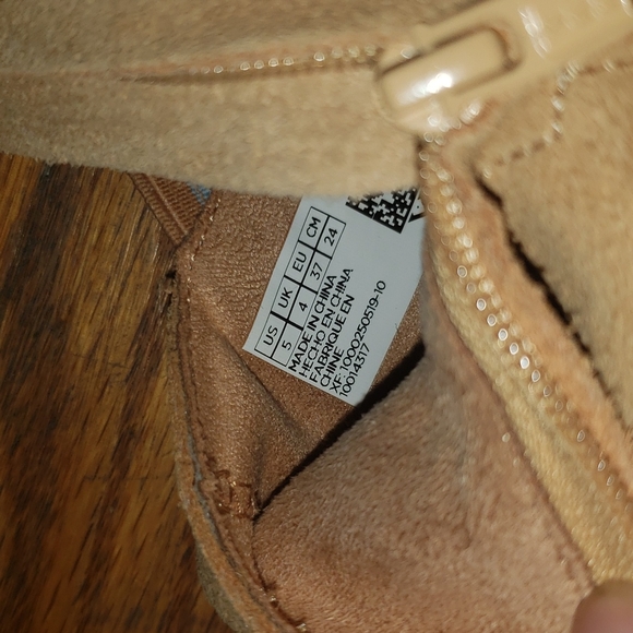 TOMS Suede Pink Ankle Boots - Picture 4 of 7